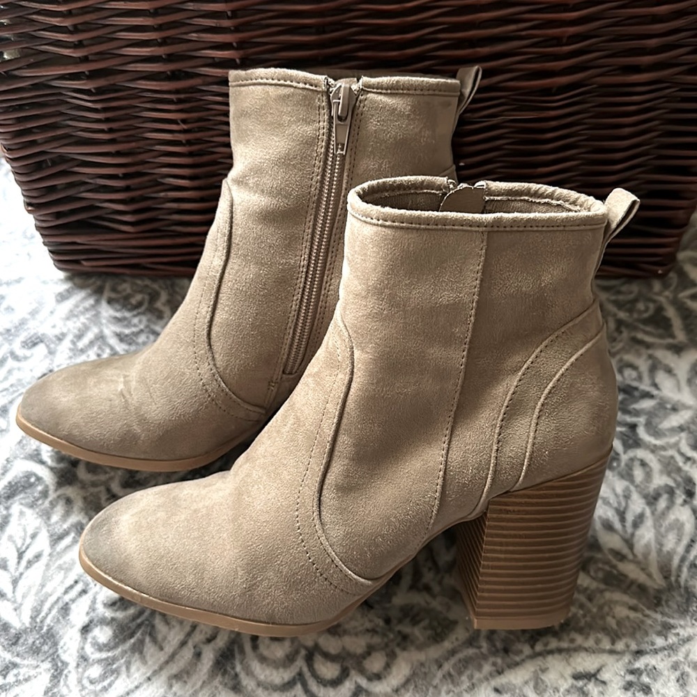 Qupid Ankle Boots